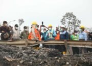 30 Sorti Water Bombing Disiapkan, Khofifah Ingatkan Ancaman Bara Tersembunyi di TPA Supiturang