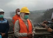 Khofifah Soroti Kelangkaan BBM di Jatim, Distribusi Jadi Persoalan: 21 Truk Tangki Ditambah