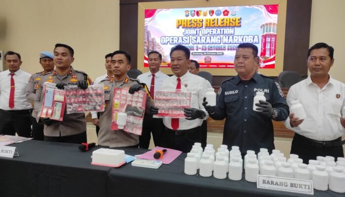 Operasi Sarang Narkoba di Jombang, Polisi Sita 60,26 Gram Sabu dan 2.700 Pil