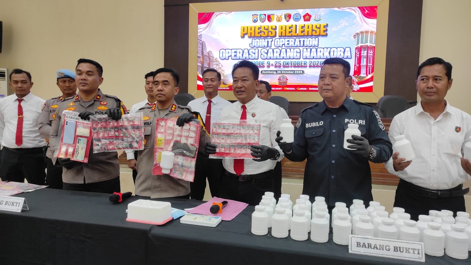 Operasi Sarang Narkoba di Jombang, Polisi Sita 60,26 Gram Sabu dan 2.700 Pil
