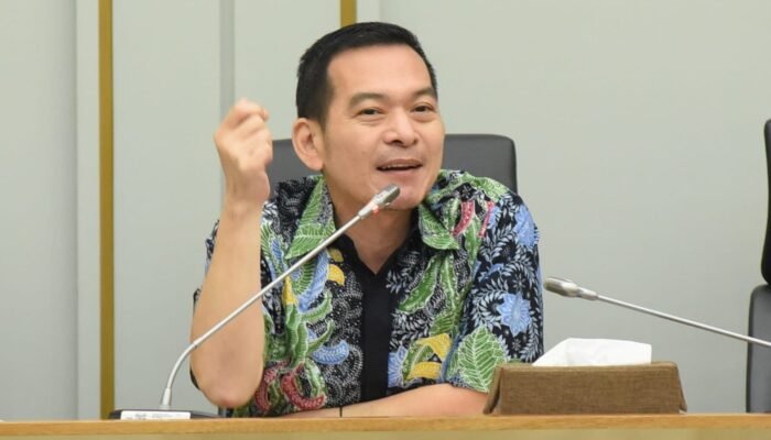 Daniel Johan Soroti Keselamatan Relawan Karhutla, Minta Prosedur Pemadaman Dievaluasi