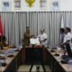 Pemkab Nisel dan Koni Tandatangani NPHD Dukung Pembinaan Atlet Berprestasi