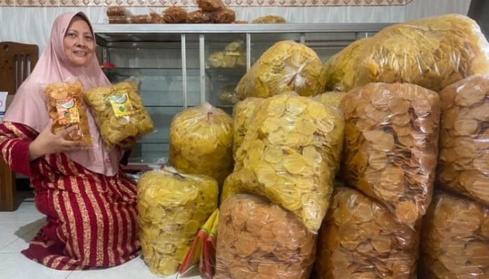 Dari Dapur Sederhana, Titik Sukses Kembangkan Kerupuk Samiler Luliza di Jombang, Kini Produksi 200 Kg Sehari