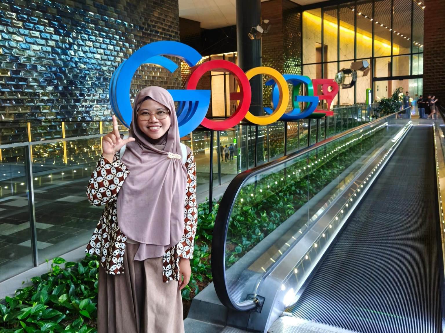 Berawal dari Hobi Review Google Maps, Warga Kepanjen Wakili Indonesia di Connect Live Singapura