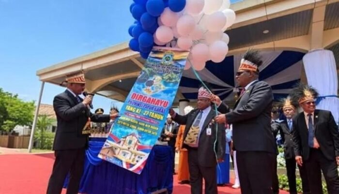 HUT ke-27 Papua Barat, Gubernur Dominggus Mandacan Ungkap Kemiskinan Turun Jadi 18,68 Persen