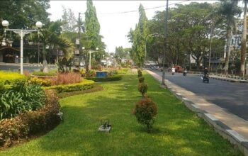 Perawatan Taman Kota Malang Dihimpit Anggaran, Petugas Pensiun Belum Diganti