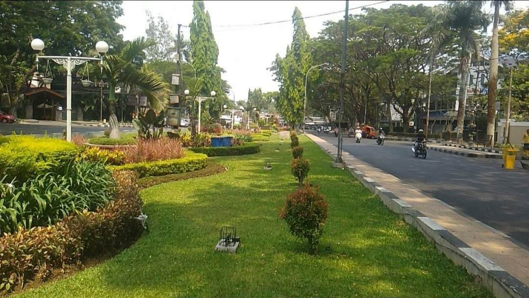 Perawatan Taman Kota Malang Dihimpit Anggaran, Petugas Pensiun Belum Diganti
